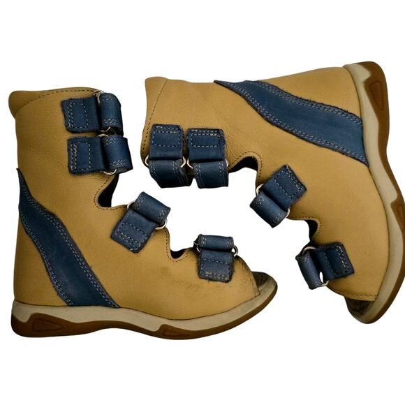 Toddler Tan & Blue Strap Shoes – Approx US Size 7 (6" Sole Length) - Picture 3 of 7